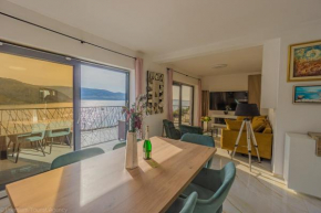 Ivica Super comfortable, newly furnished apartment in a top location